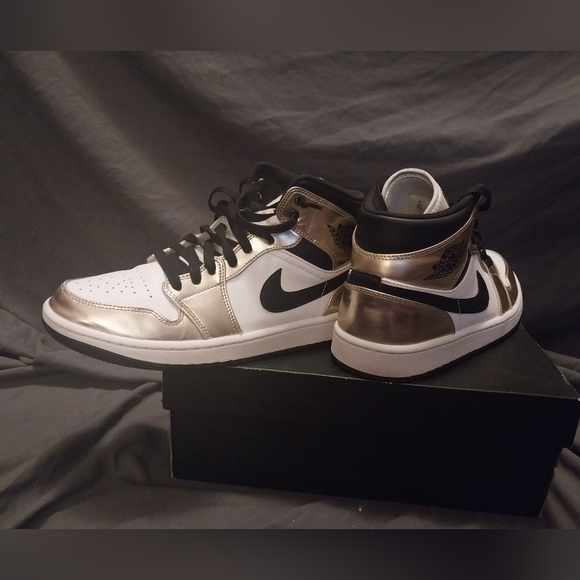 Nike Air Jordan 1 MID (SE) - Picture 2 of 4